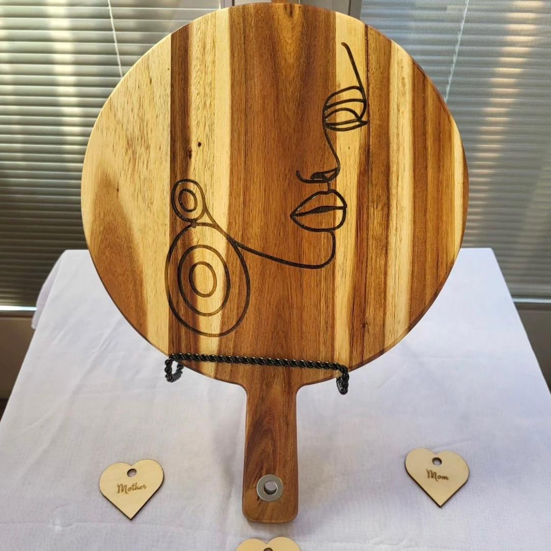 “Sade” Round Circle Acacia Cutting Board With Handle